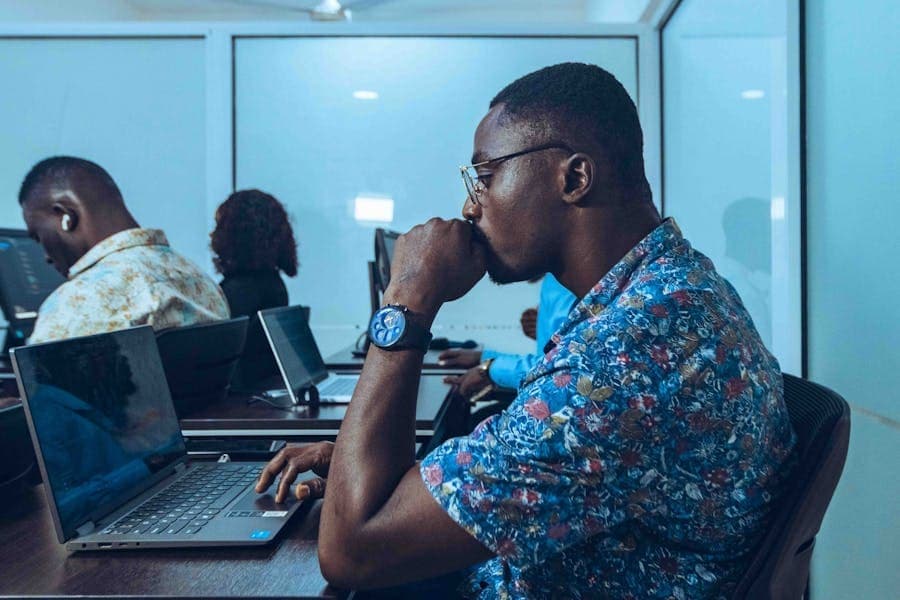 Etudiants en formation tech — Photo Zeal Creative Studios on Pexels