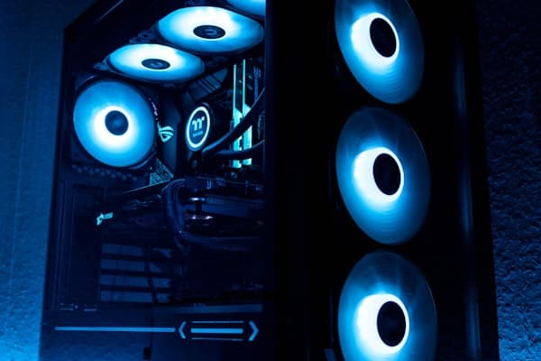 Tour PC gaming assemblée avec LED